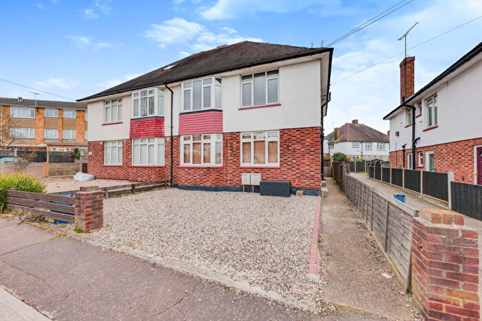 2 Bedroom Maisonette To Rent In Herschell Road, Leigh-on-sea, SS9