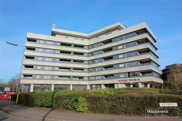 2 Bedroom Flat To Rent In Elstree Way, Borehamwood, Hertfordshire, WD6