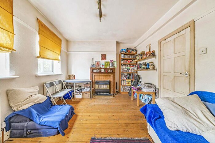 1 Bedroom Flat For Sale In Hanley Road, Stroud Green, London, N4