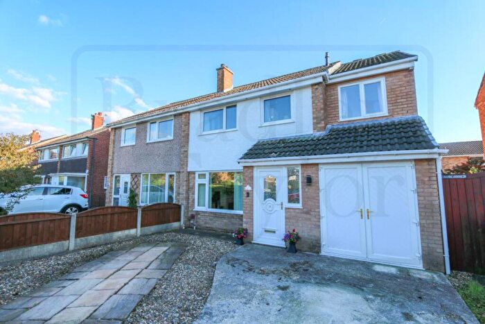 5 Bedroom Semi-Detached House For Sale In , Oaklands Drive, Penwortham, Lancashire, PR1
