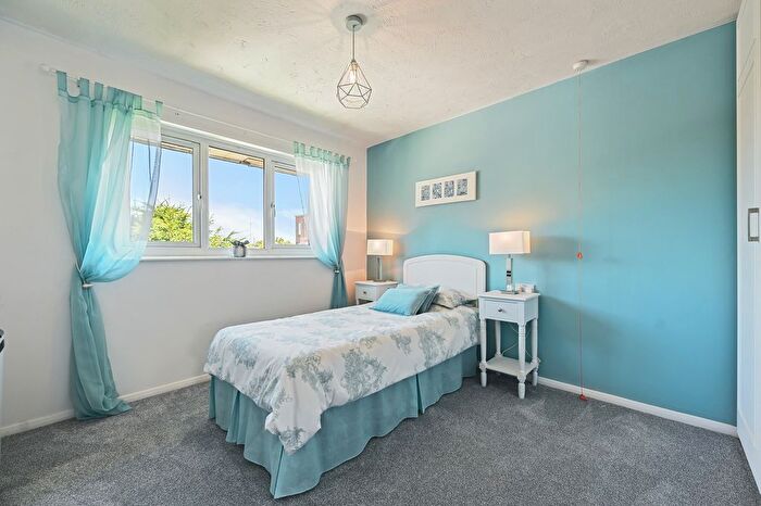 1 Bedroom Flat For Sale In Magnolia Court, Auriol Drive, Uxbridge, UB10