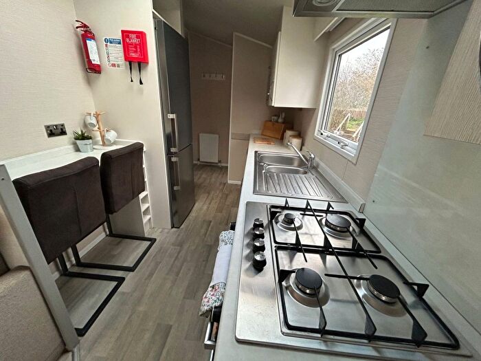 2 Bedroom Mobile/park Home For Sale In Shottendane Road, Birchington, CT7