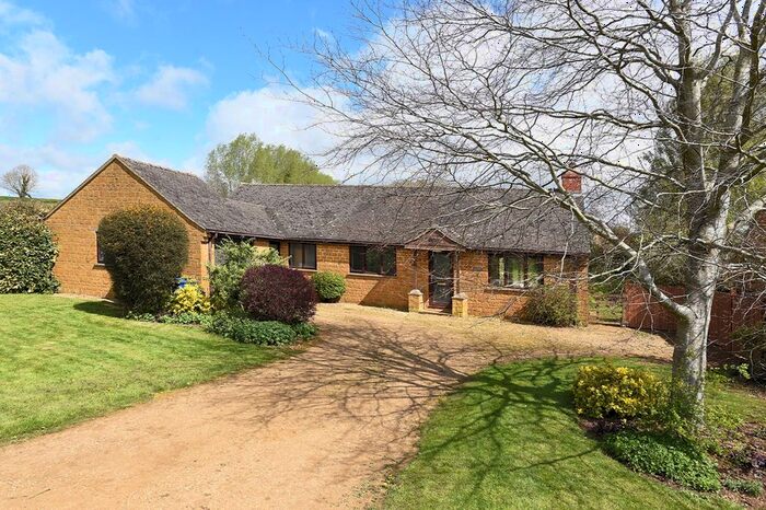 3 Bedroom Bungalow To Rent In Deddington, Banbury, OX15