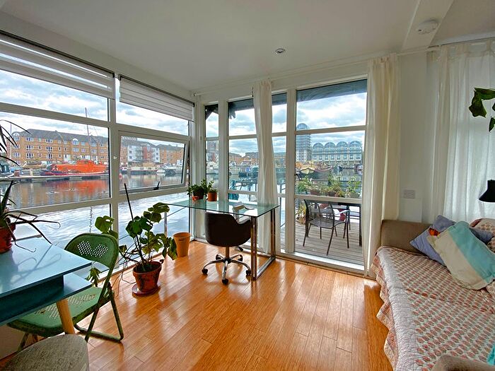3 Bedroom Houseboat For Sale In Rope Street, London, SE16