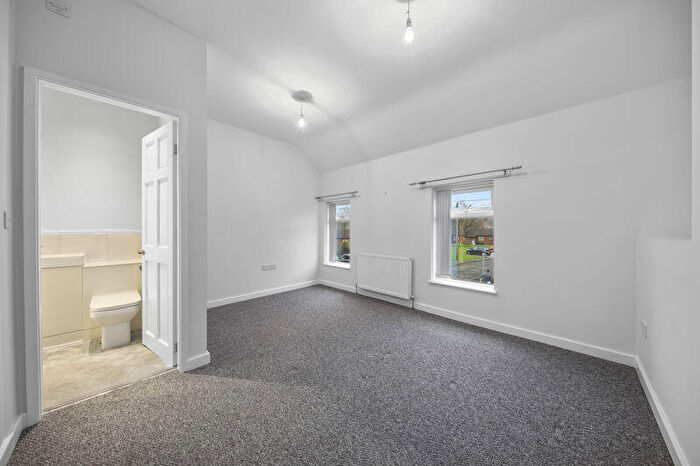 2 Bedroom Terraced House For Sale In Church Street West, Brampton, Chesterfield, S40 - Photo 4