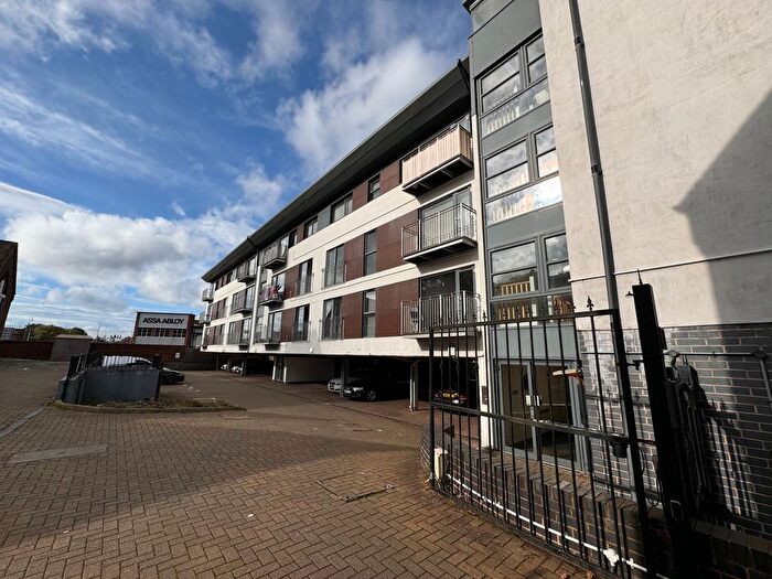 1 Bedroom Flat To Rent In School Street, Willenhall, Wolverhampton, WV13