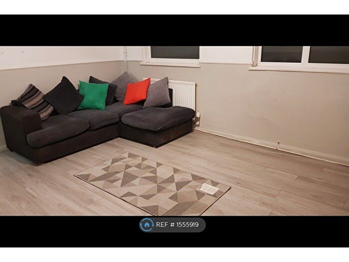 2 Bedroom Maisonette To Rent In Gallery Garden, Northfolt, UB5