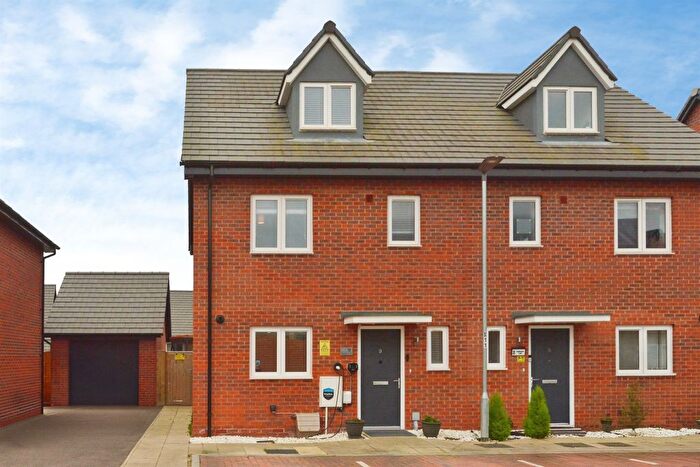 4 Bedroom Semi Detached House For Sale In Hemingway Loke, Tattenhoe Park, Milton Keynes, MK4