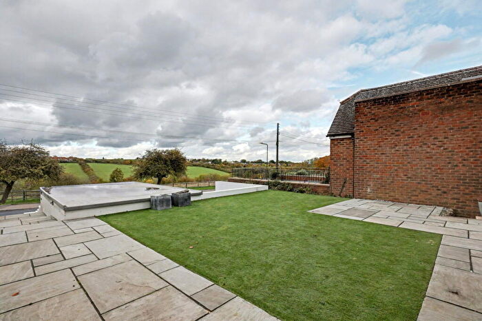 2 Bedroom Detached Bungalow For Sale In Snodhurst Avenue, Chatham, ME5