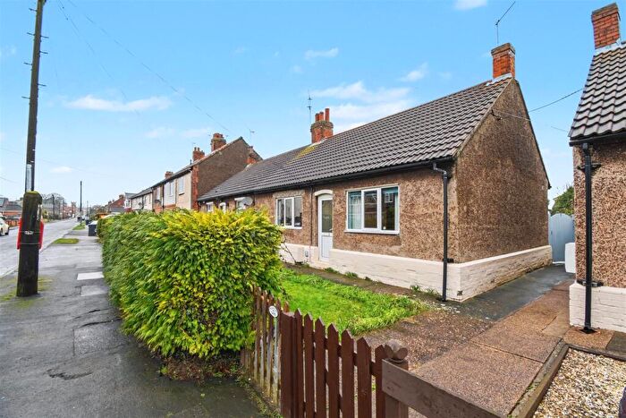 2 Bedroom Semi-Detached Bungalow For Sale In Cemetery Road, Winterton, Scunthorpe, DN15