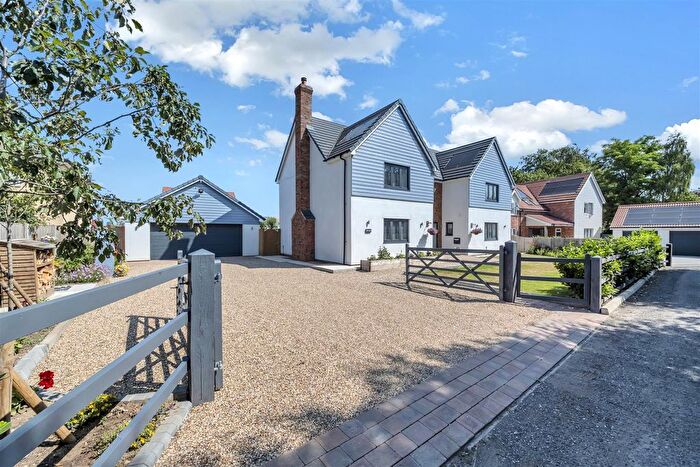 4 Bedroom Detached House For Sale In Cedars Close, Thurston, Bury St. Edmunds, IP31