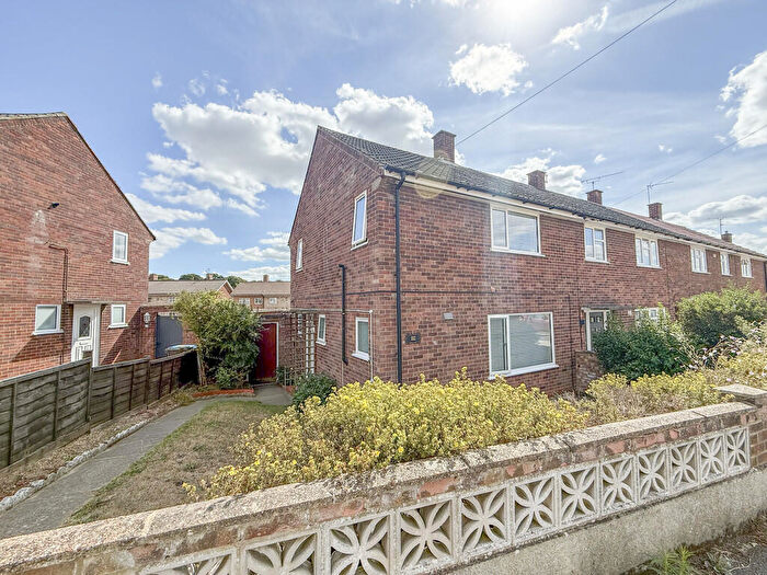3 Bedroom End Of Terrace House For Sale In Sandpiper Road, Ipswich, IP2