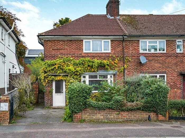 3 Bedroom Semi-Detached House To Rent In A Warm And Inviting Three-bedroom Property, OX2