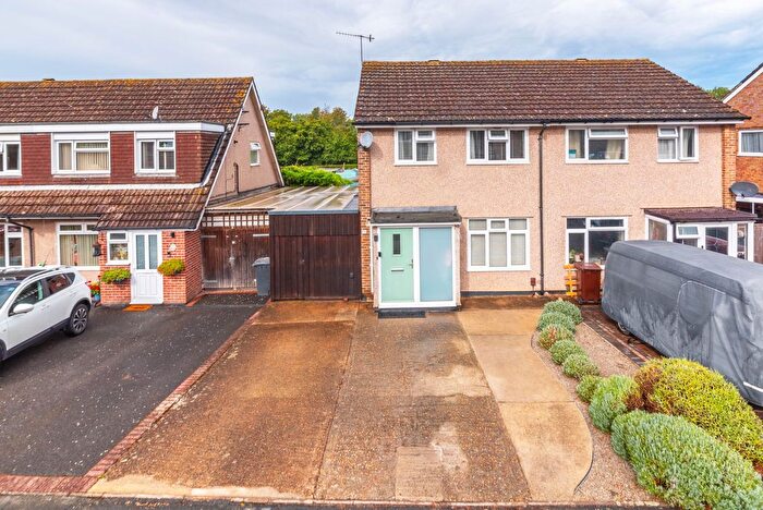 3 Bedroom Semi-detached House For Sale In Longmead Way, Tonbridge, TN10