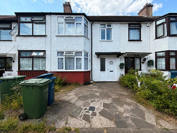 3 Bedroom Terraced House For Sale In Byron Road, Wealdstone, Harrow, HA3