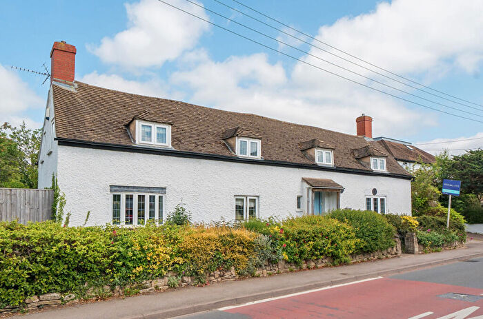 4 Bedroom Detached House For Sale In Station Road, Bishops Cleeve, Cheltenham, GL52