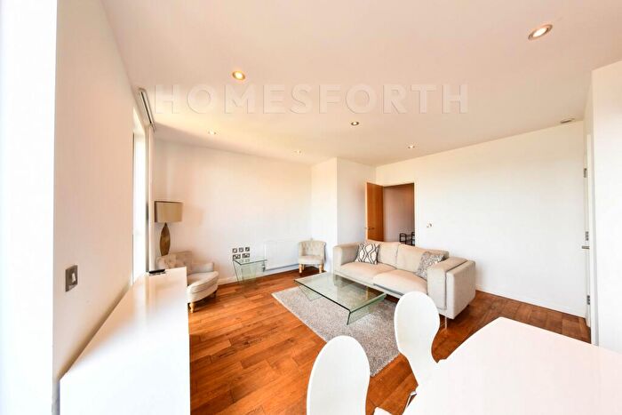 3 Bedroom Flat To Rent In Crondall Street, Hoxton, N1
