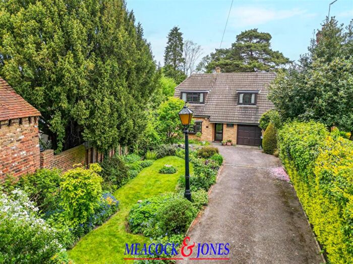 3 Bedroom Detached House For Sale In Worrin Road, Shenfield, Brentwood, CM15