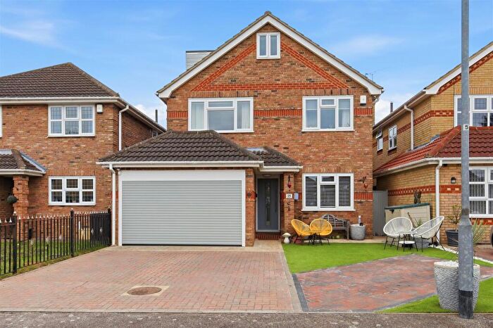 5 Bedroom Detached House For Sale In Summerlands, Canvey Island, SS8