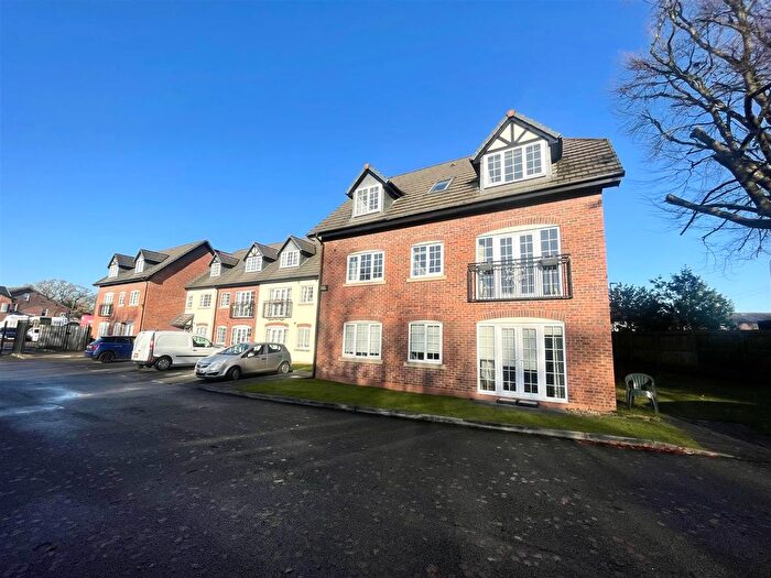 2 Bedroom Flat For Sale In Dixon Court, Chelford, Macclesfield, SK11