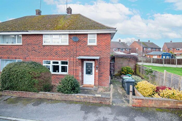 3 Bedroom Semi Detached House For Sale In Fenners Close, Rushden, NN10