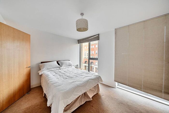 2 Bedroom Flat To Rent In Vauxhaull Bridge Road, Westminster, London, SW1V