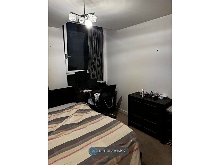 2 Bedroom Flat To Rent In Lamb's Passage, London, EC1Y