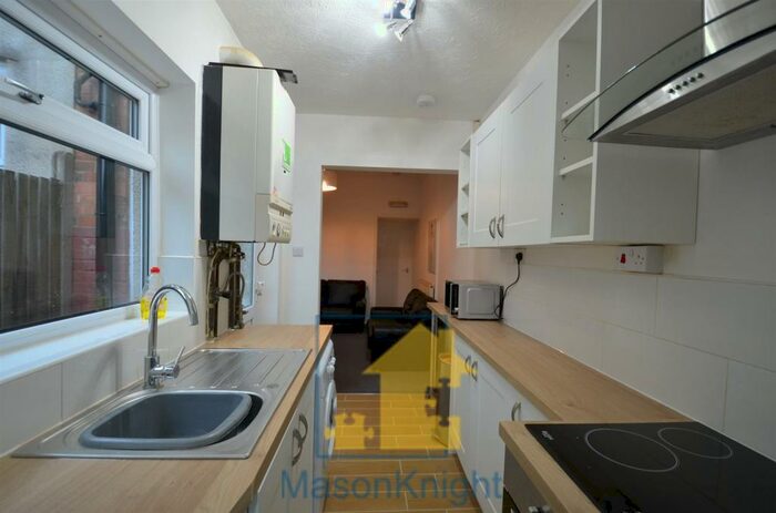 4 Bedroom Terraced House To Rent In / Academic Year Modern Double Bedroom Student Home, Winnie Road, Selly Oak, Free Ultrafast M Broadband, B29