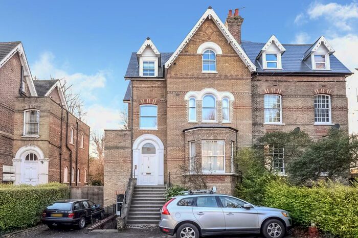 2 Bedroom Apartment To Rent In Archway Road, Highgate, N6