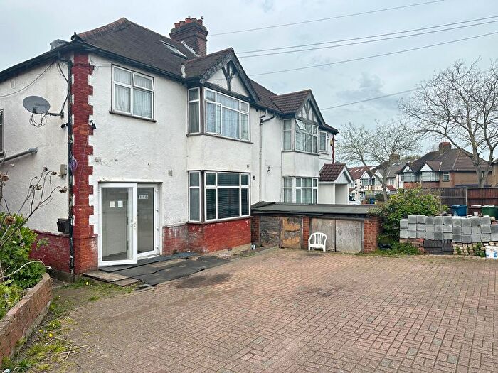 Studio To Rent In Eastcote Lane, Harrow, HA2