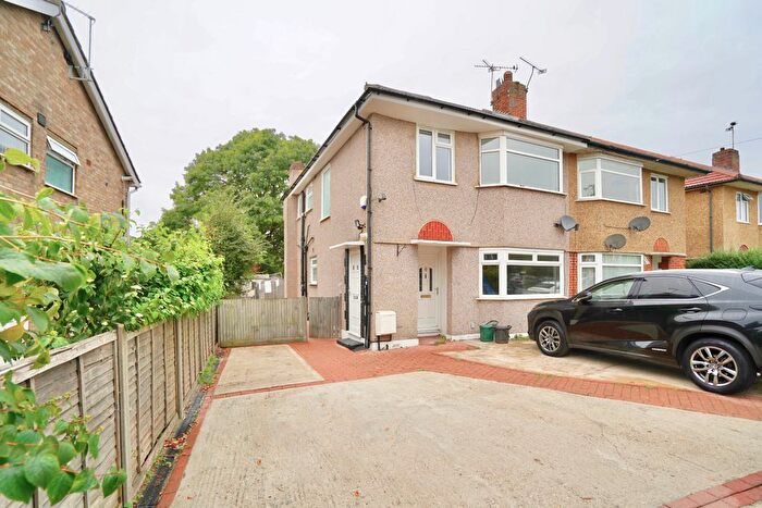 2 Bedroom Maisonette For Sale In West End Road, Ruislip, HA4