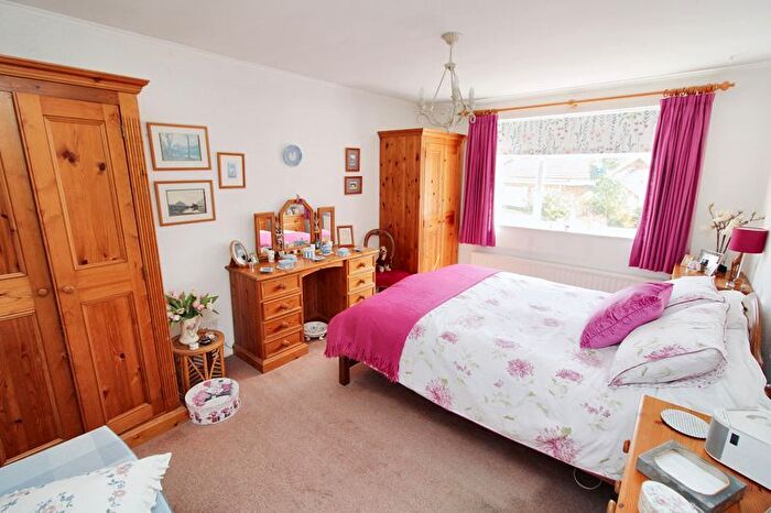 4 Bedroom Detached House For Sale In Watchet Lane, Holmer Green, HP15