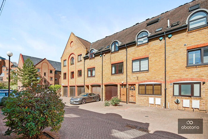 3 Bedroom Terraced House To Rent In Welland Mews, Wapping, London, E1W