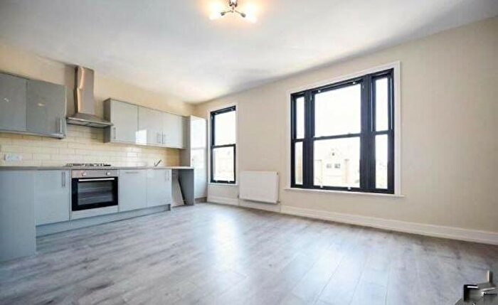 2 Bedroom Flat To Rent In Lordship Lane, East Dulwich, SE22