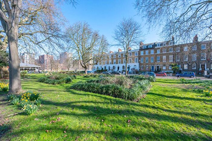 1 Bedroom Flat For Sale In Addington Square, Camberwell, London, SE5