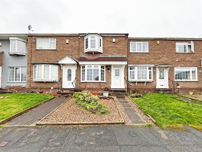 2 Bedroom Town House To Rent In Armadale Close, Arnold, Nottingham, NG5