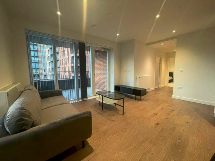 2 Bedroom Flat To Rent In Blenheim Mansions, Mary Neuner Road, London, N8