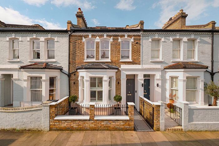 4 Bedroom Town House For Sale In Brookville Road, London, SW6