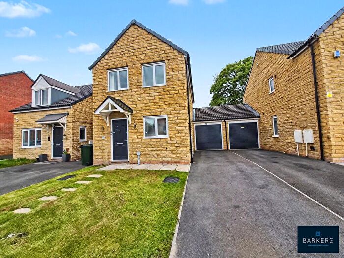 3 Bedroom Semi Detached House For Sale In Blackthorne Close, Bradford, BD2