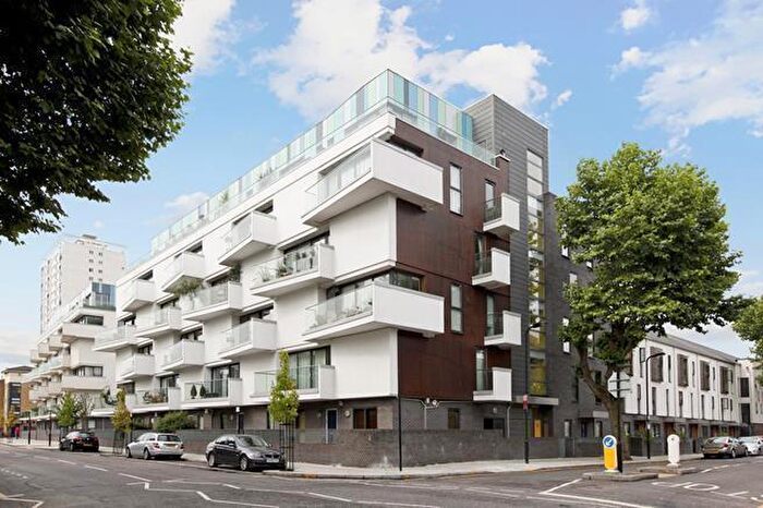 2 Bedroom Flat To Rent In Forest Road, London, E8