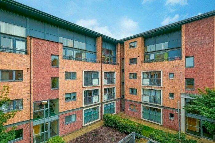2 Bedroom Flat To Rent In Minerva Way, Glasgow, G3