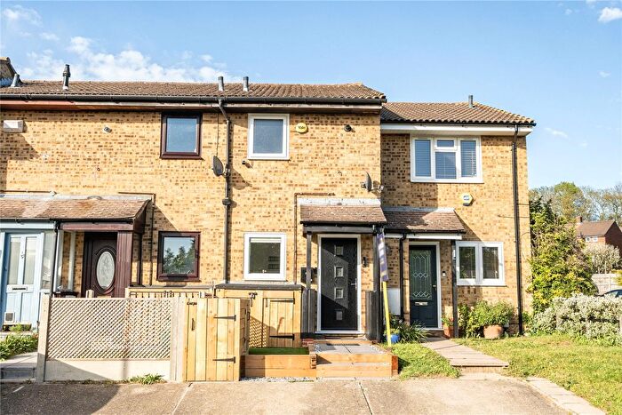 1 Bedroom Terraced House For Sale In Kingfisher Close, Orpington, BR5