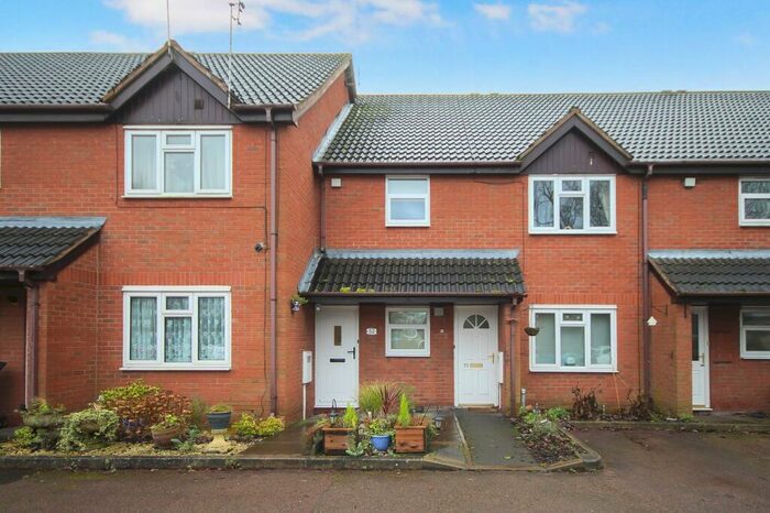 2 Bedroom Maisonette To Rent In Ellerbeck, Wilnecote, B77