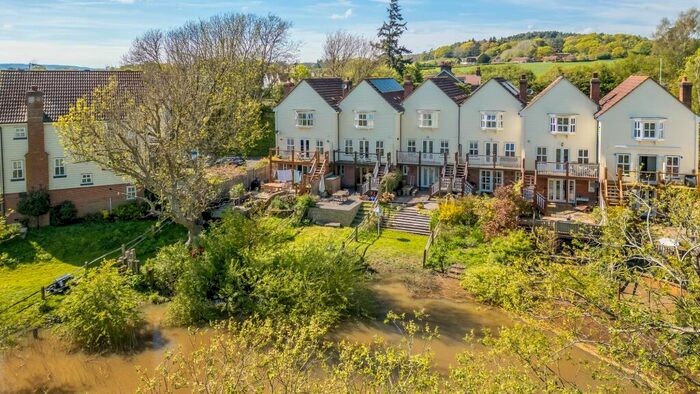 3 Bedroom Terraced House For Sale In Station Road, Pulborough, RH20