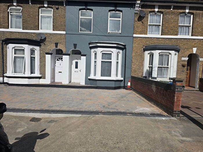 5 Bedroom Terraced House To Rent In Vale Road, London, E7