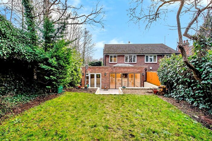 5 Bedroom Semi Detached House To Rent In Holden Road, London, N12