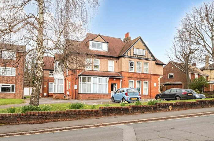 1 Bedroom Flat For Sale In Guildford, Surrey, GU1