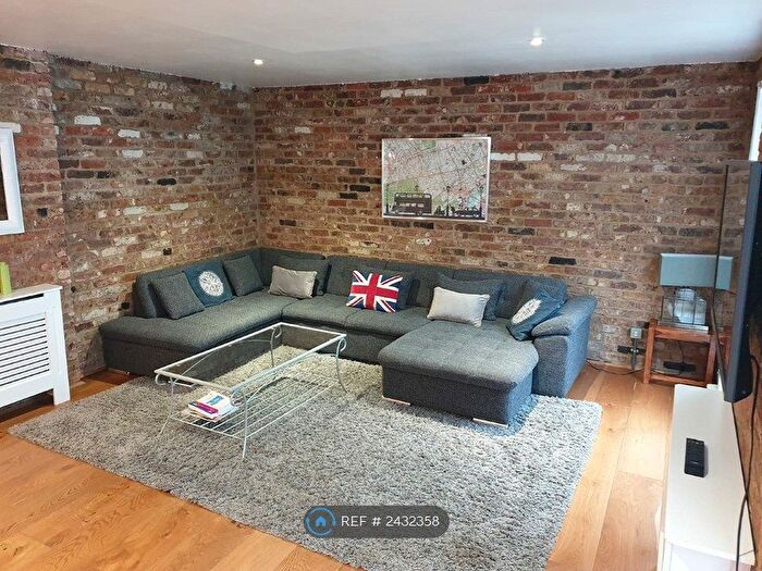 2 Bedroom Semi-Detached House To Rent In Fullwood's Mews, London, N1