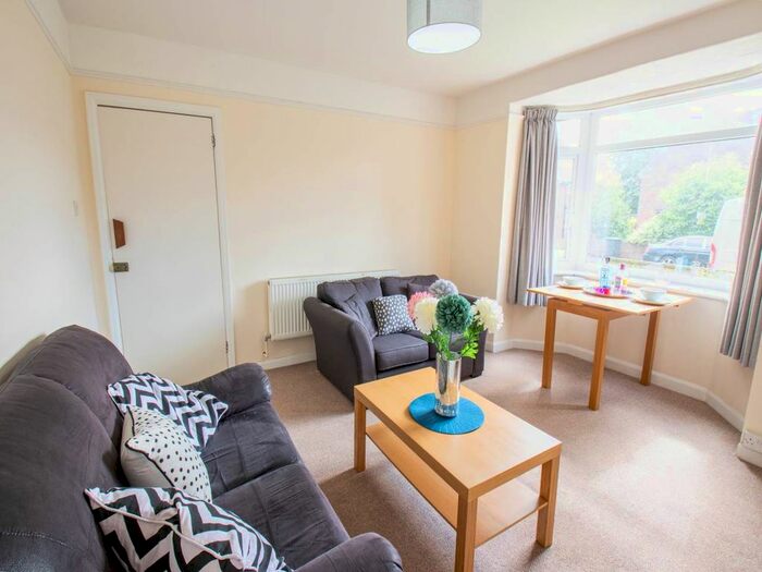 4 Bedroom Property To Rent In Mandeville Road, Canterbury, Kent, CT2