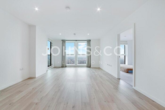 2 Bedroom Apartment For Sale In Falconbrook Gardens, Canning Town, E16